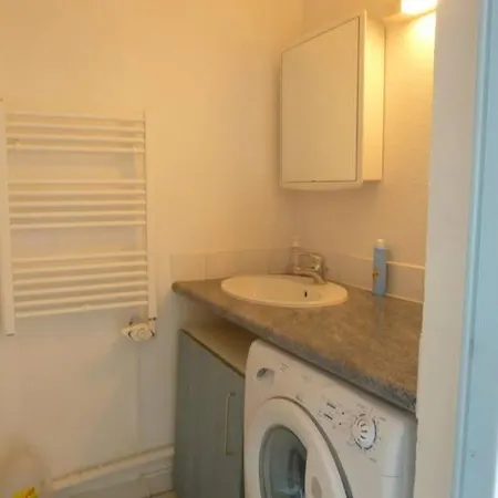 5 Personnes Parking - Piscine Collective - Front De - Menage Inclus -v0730