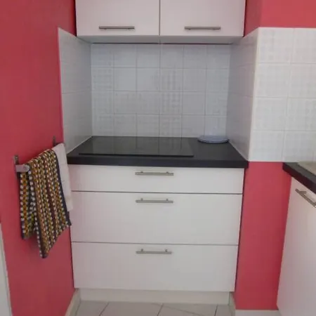 Agence Jf Immo-apt 5 Personnes Parking - Piscine Collective - Front De - Menage Inclus -v0730 * Vias