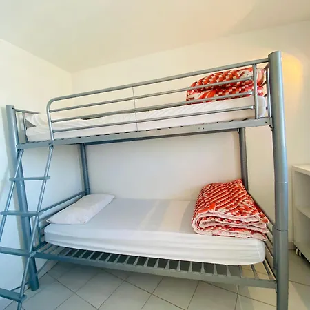 Agence Jf Immo-apt 5 Personnes Parking - Piscine Collective - Front De - Menage Inclus -v0730 Lejlighed *