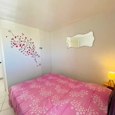 Agence Jf Immo-apt 5 Personnes Parking - Piscine Collective - Front De - Menage Inclus -v0730 Lejlighed