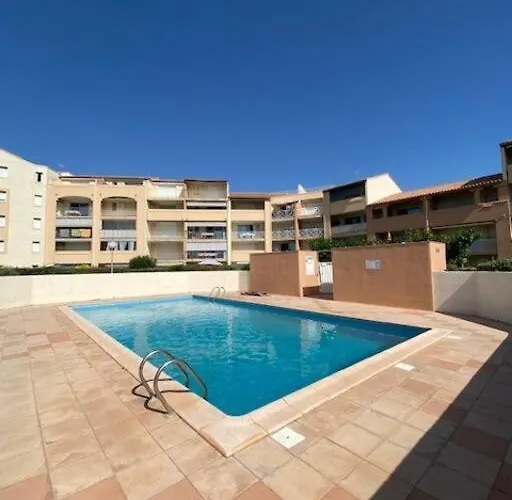 5 Personnes Parking - Piscine Collective - Front De - Menage Inclus -v0730 *